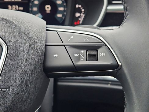 New 2025 Audi Q3 2.0T Premium image 17