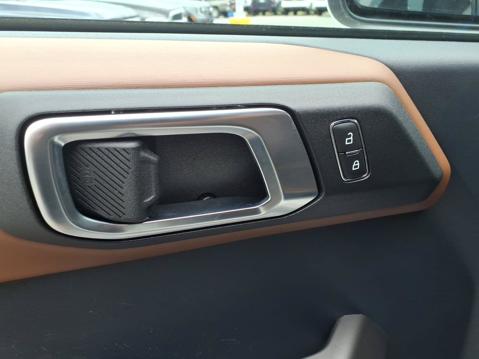Used 2023 Ford Bronco Outer Banks AWD/4WD image 26