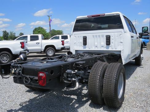 Used 2025 Chevrolet Silverado 3500 W/T w/ WT Convenience Package image 9