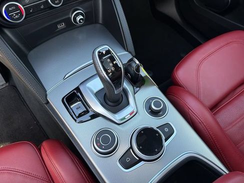 Used 2023 Alfa Romeo Stelvio Veloce AWD/4WD image 22