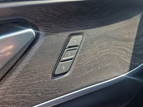 New 2025 Jeep Grand Cherokee L Limited w/ Luxury Tech Group II image 34