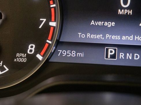 Used 2024 Nissan Titan SV w/ SV Convenience Package image 30