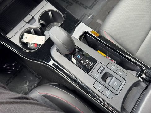 Used 2024 Toyota Prius Prime FWD image 22
