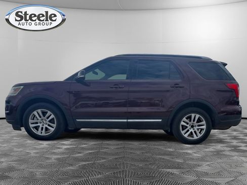 Used 2018 Ford Explorer XLT w/ Equipment Group 201A image 2