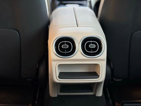 Certified 2023 Mercedes-Benz C 300 4MATIC Sedan image 41