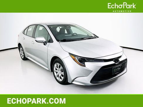 Used 2025 Toyota Corolla LE image 1