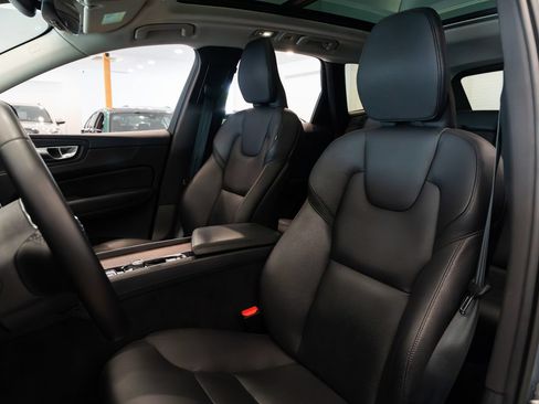 Used 2023 Volvo XC60 B5 Plus w/ Protection Package Premier AWD/4WD image 17