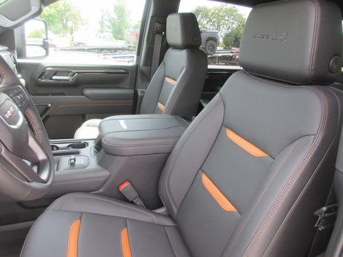 New 2026 GMC Sierra 2500 AT4 w/ AT4 Premium Plus Package AWD/4WD image 13