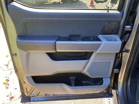 Used 2023 Ford F150 Lightning XLT image 10