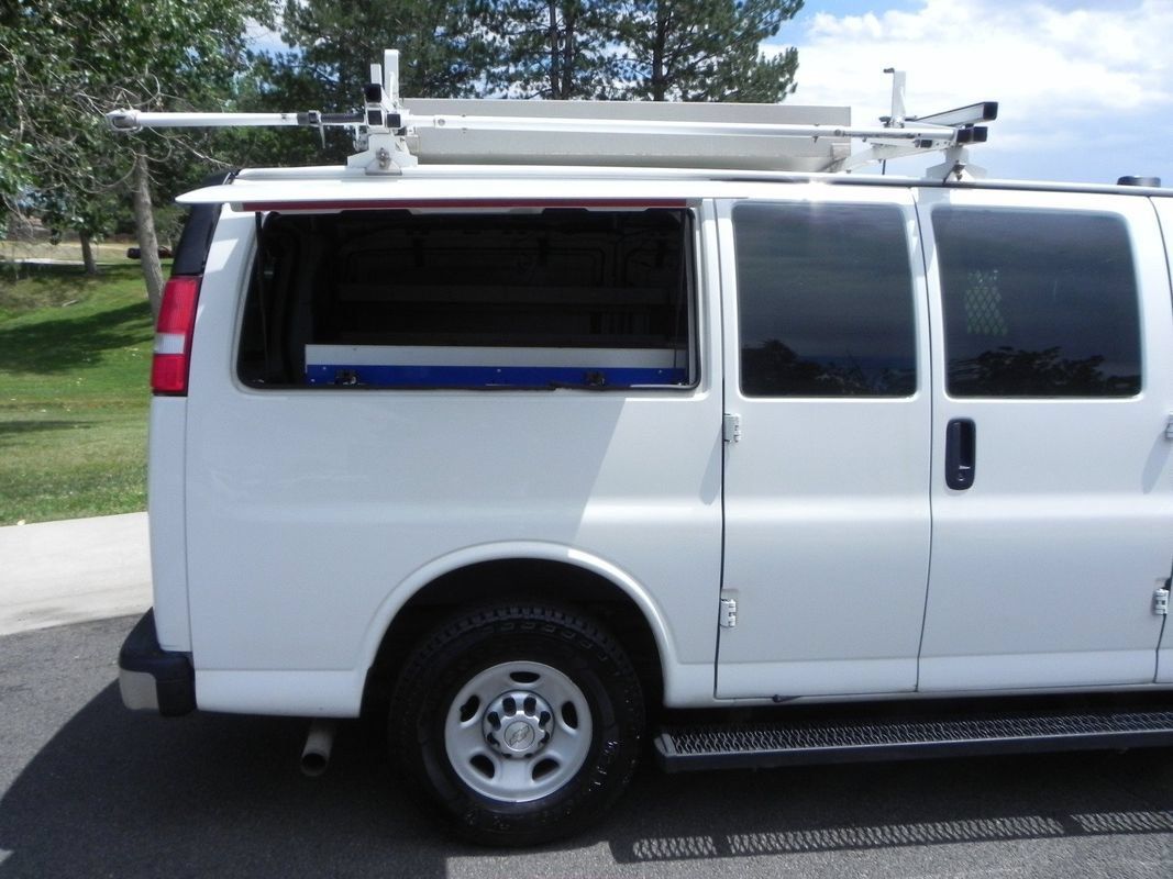 Used 2016 Chevrolet Express 3500 RWD image 9