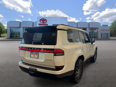 Used 2024 Lexus GX 550 w/ Cold Area Package AWD/4WD image 5