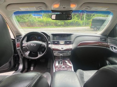 Used 2017 INFINITI Q70 3.7 RWD image 41