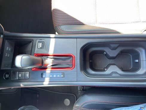 Certified 2025 Nissan Kicks SR FWD image 17