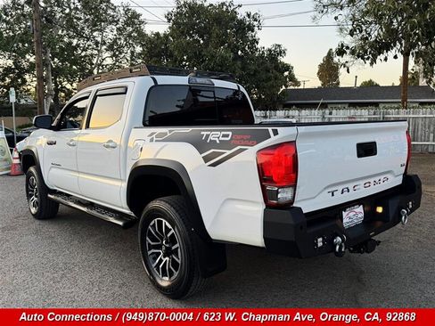 Used 2017 Toyota Tacoma TRD Off-Road w/ Tow Package image 4