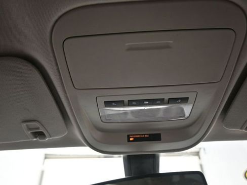 Used 2016 Chevrolet Colorado LT w/ LT Convenience Package image 12