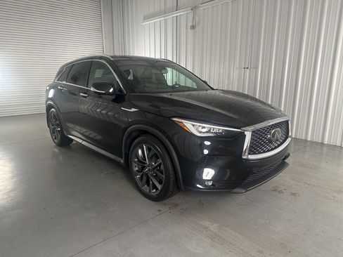 Used 2019 INFINITI QX50 Essential w/ Sensory Package image 3