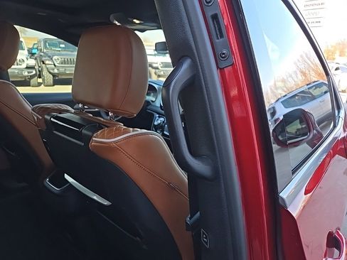 Used 2024 Chrysler Pacifica Pinnacle image 93