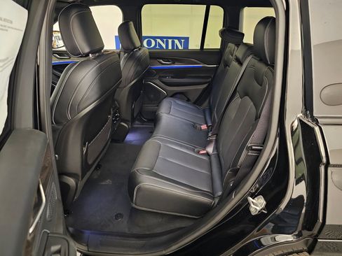 New 2025 Jeep Grand Cherokee Overland image 44