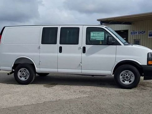 New 2025 GMC Savana 2500 Work Van w/ Driver Convenience Package image 9