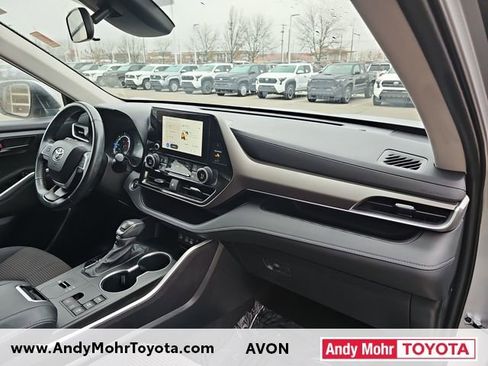 Used 2023 Toyota Highlander LE image 35