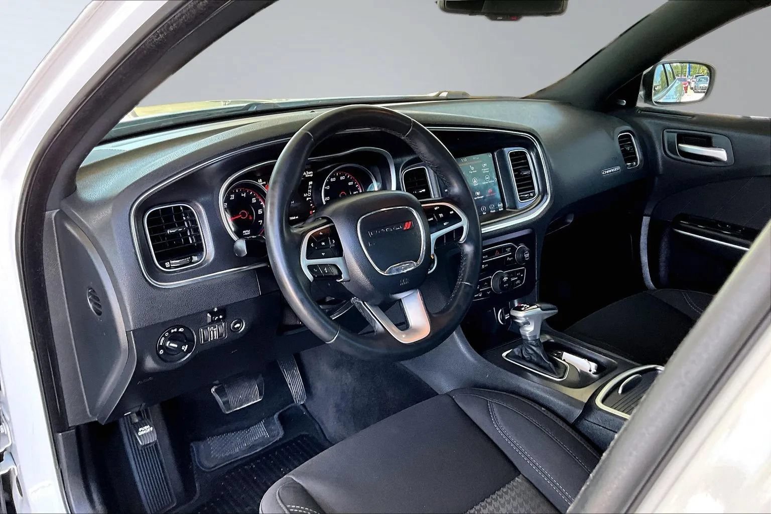 Used 2018 Dodge Charger SXT Plus w/ Navigation & Travel Group RWD image 14
