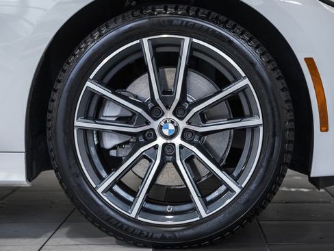 Used 2019 BMW 330i Sedan w/ Driving Assistance Package image 17