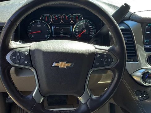 Used 2019 Chevrolet Tahoe LT w/ LT Signature Package image 24