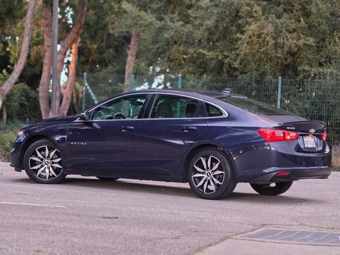 Used 2017 Chevrolet Malibu LT w/ Sport Package FWD image 18