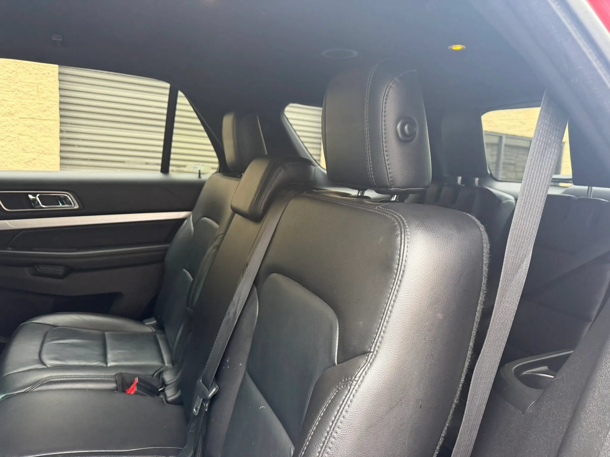 Used 2017 Ford Explorer XLT w/ Equipment Group 202A FWD image 30