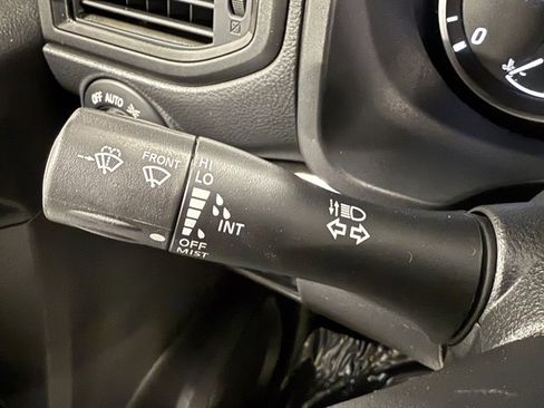 Used 2024 Nissan Titan SV w/ SV Bronze Edition Package image 34