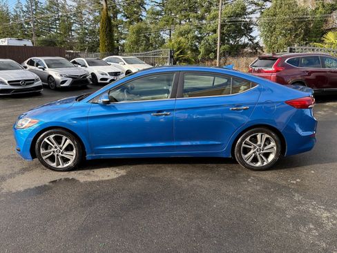 Used 2017 Hyundai Elantra Limited image 4