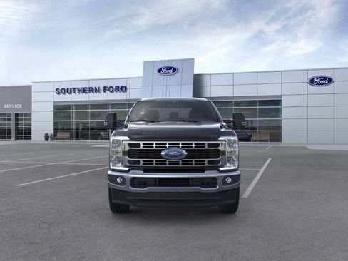 New 2025 Ford F350 XLT w/ FX4 Off-Road Package image 6