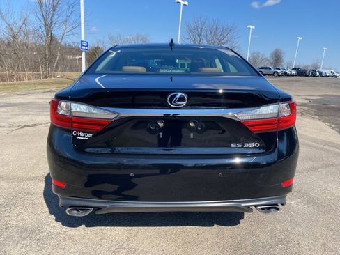 Used 2018 Lexus ES 350 w/ Premier Package image 4