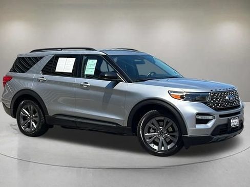 Certified 2023 Ford Explorer XLT w/ Equipment Group 202A RWD image 1