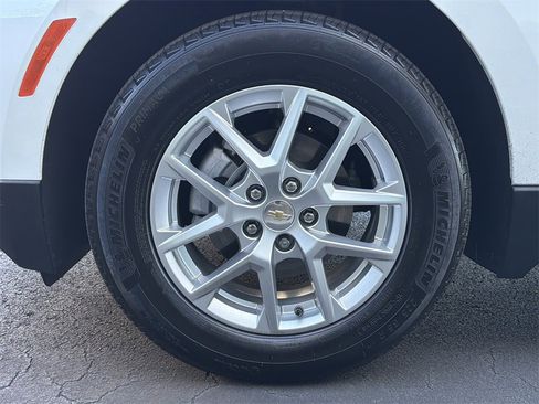 Used 2022 Chevrolet Equinox LT image 11