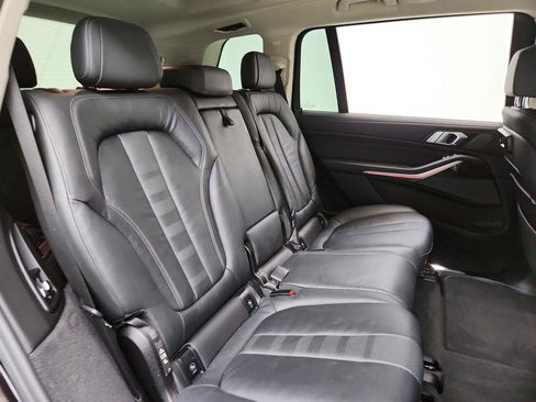 Used 2019 BMW X7 xDrive40i w/ Premium Package AWD/4WD image 28
