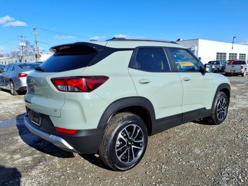 Used 2025 Chevrolet TrailBlazer LT image 3