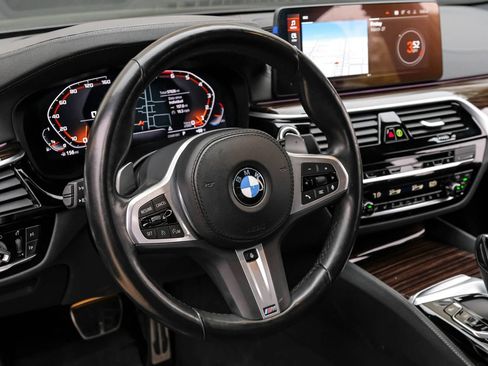 Used 2023 BMW M550i xDrive w/ Executive Package AWD/4WD image 25