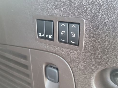 Used 2016 Chevrolet Tahoe LTZ image 10