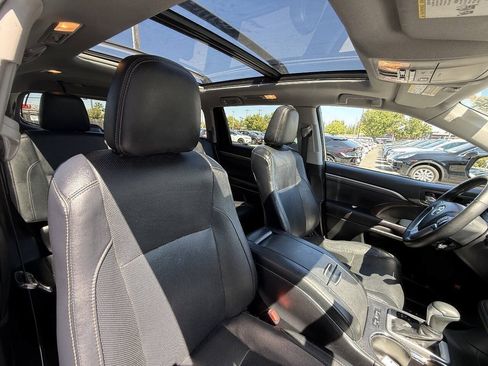 Used 2017 Toyota Highlander Limited Platinum AWD/4WD image 26