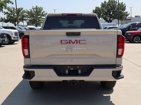 Used 2026 GMC Sierra 1500 Pro w/ Graphite Edition AWD/4WD image 4