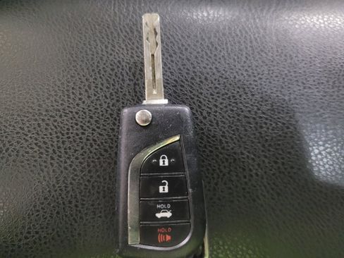 Used 2021 Toyota Camry SE FWD image 32