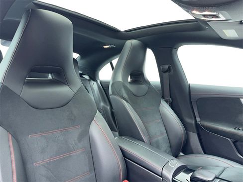 Used 2022 Mercedes-Benz CLA 250 4MATIC image 42