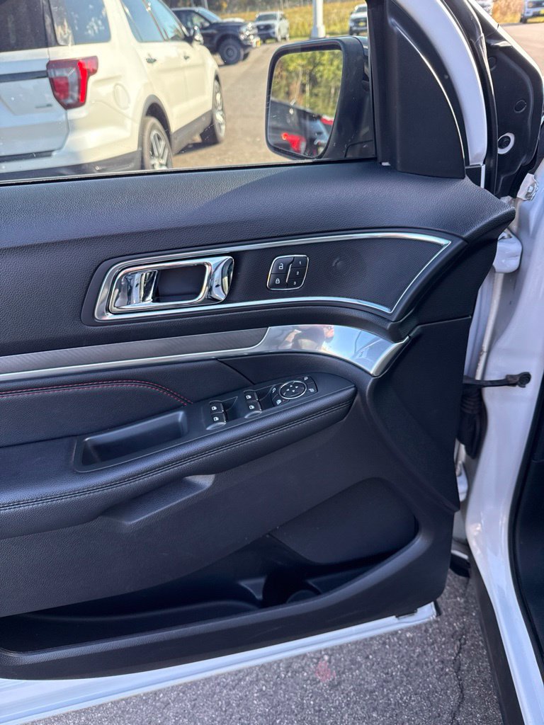 Used 2019 Ford Explorer Sport w/ Equipment Group 401A AWD/4WD image 28