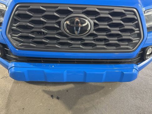 Used 2020 Toyota Tacoma TRD Sport image 5