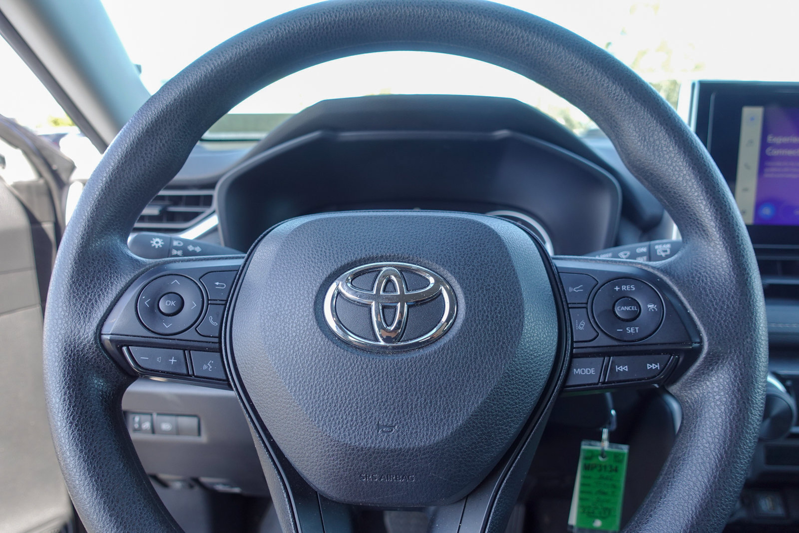 Used 2025 Toyota RAV4 LE AWD/4WD image 16