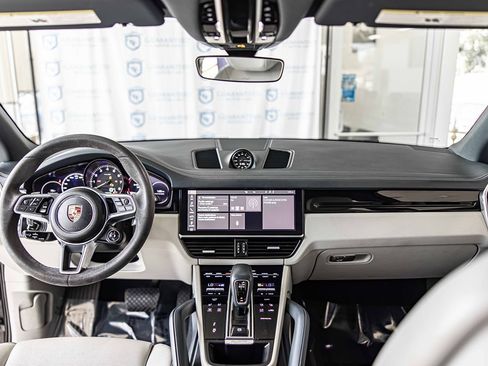 Used 2021 Porsche Cayenne E-Hybrid image 38