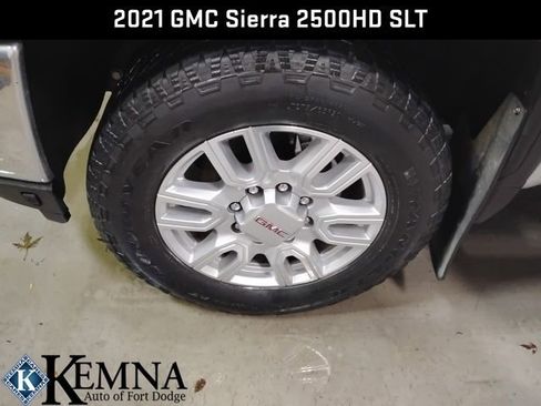 Used 2021 GMC Sierra 2500 SLT w/ SLT Premium Package image 31