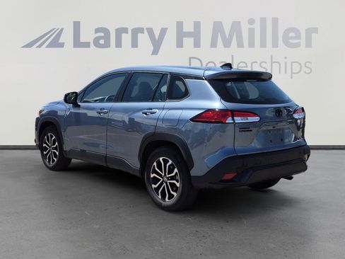 Used 2025 Toyota Corolla Cross AWD Hybrid image 3