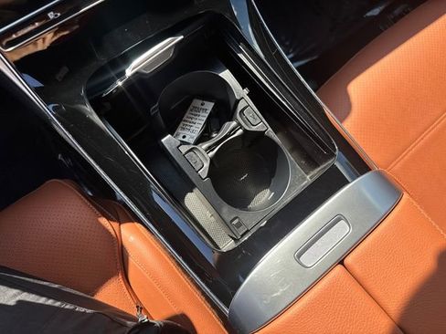 Used 2025 Mercedes-Benz C 300 4MATIC Sedan image 38